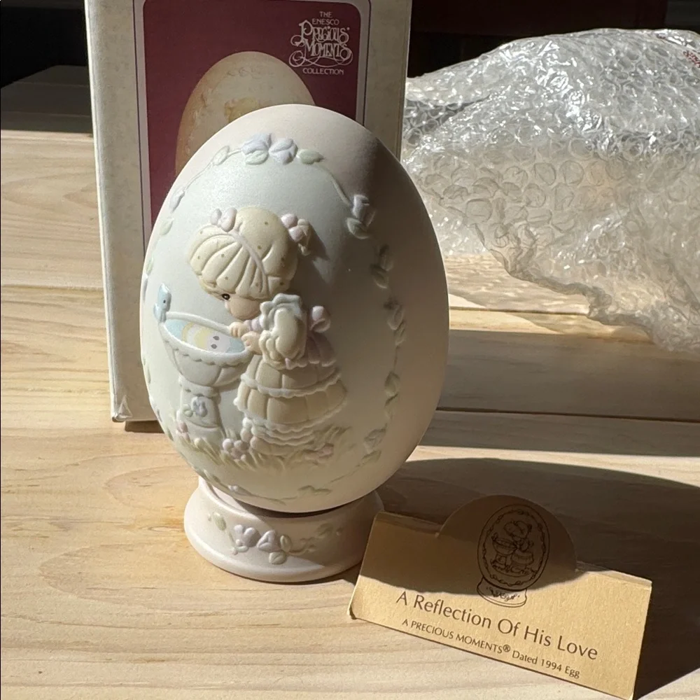 Precious Moments Easter Egg with Base “A Reflection Of His Love” Model #529095